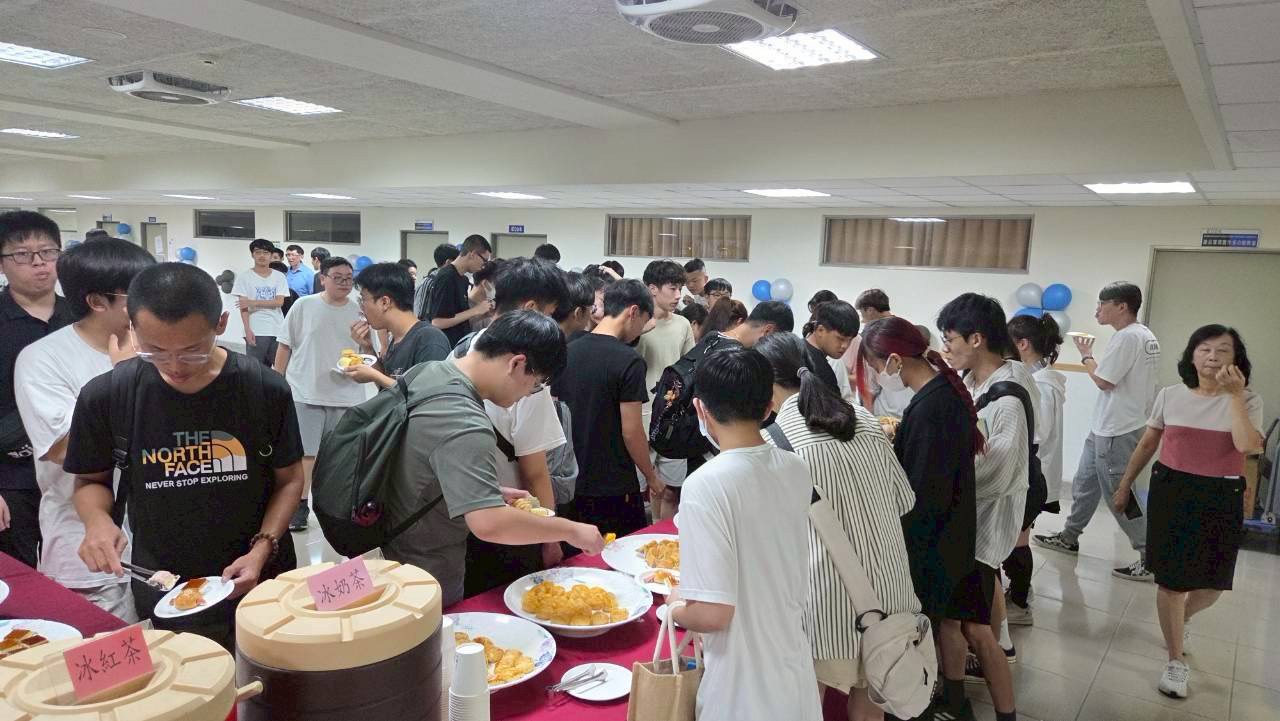 LINE_ALBUM_114930 環工迎新_251029_25